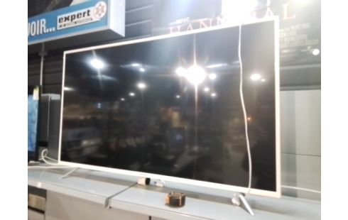 TELEVISEUR THOMSON BLANCHE CONNECTE 140CM