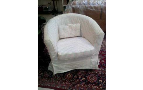 SILLA BAJA PARA SENTARSE JUNTO AL FUEGO