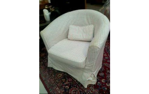 SILLA BAJA PARA SENTARSE JUNTO AL FUEGO