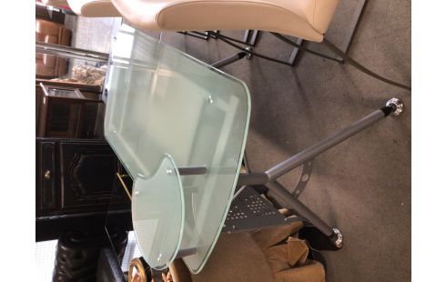 BUREAU MODERNE VITRE