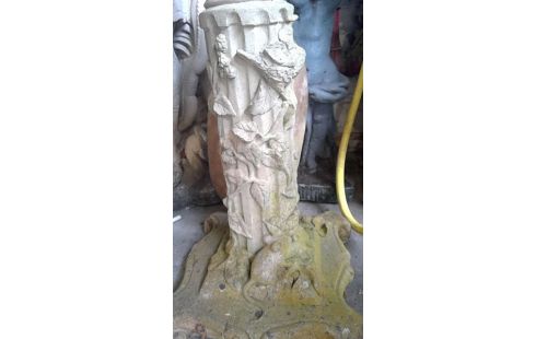 VASQUE SUR PIED  EN L ETAT