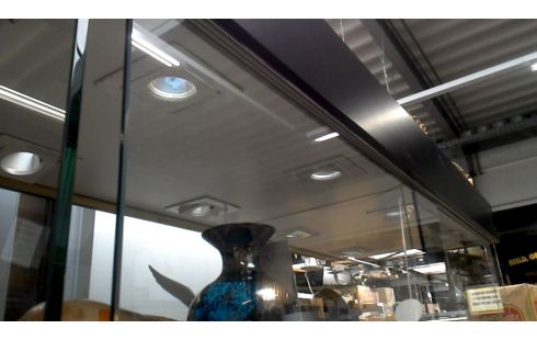 VITRINEKAST GLAS VERLICHT 2 DEUREN