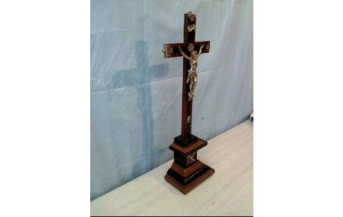 CRUCIFIX METAL