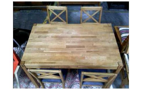 EETKAMERTAFEL