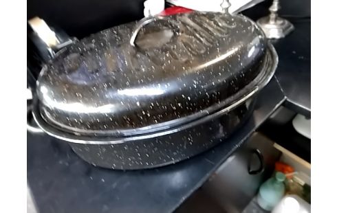 PLAT COUVERCLE FOUR