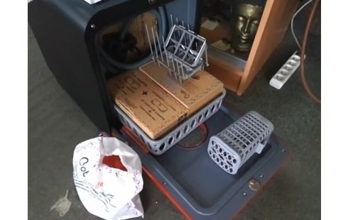 LAVE VAISSELLE 3 COUVERTS BOB ROUGE (ETAT NEUF) JAMAIS SERVIS)