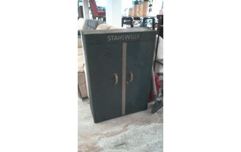 ARMOIRE A STAHLWILLE  VINTAGE