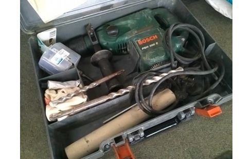 PERFORATEUR BOSCH PBH 300 E (AVEC CAISSE)