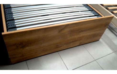 BED 120X200 HOUT LOOK MET MATRAS ELECT 2L