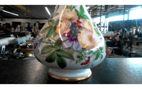 VASE  PORCELAINE  DE 