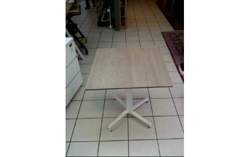 TABLE METAL