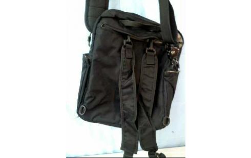 UMHÄNGETASCHE/RUCKSACK SCHW. <PACSAFE>