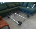 TABLE BASSE VERRE AVEC ROUES FRONTANA ARTE par GAE AULENTI