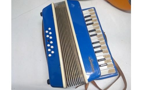 ACCORDION VINTAGE GOLDON