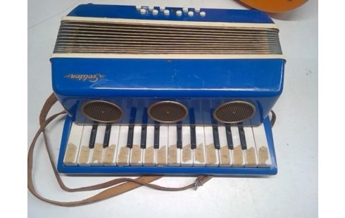 ACCORDION VINTAGE GOLDON