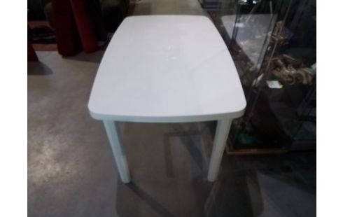 TABLE DE JARDIN RECTANGULAIRE BLANCHE