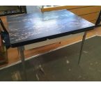 TABLE FORMICA AVEC ALLONGES INTERIEURES