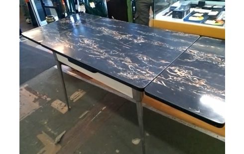 TABLE FORMICA AVEC ALLONGES INTERIEURES