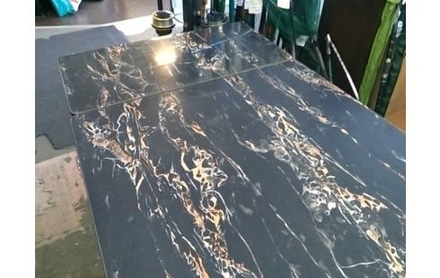 TABLE FORMICA AVEC ALLONGES INTERIEURES