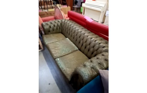 BANQUETTE CHESTERFIELD EN L ETAT