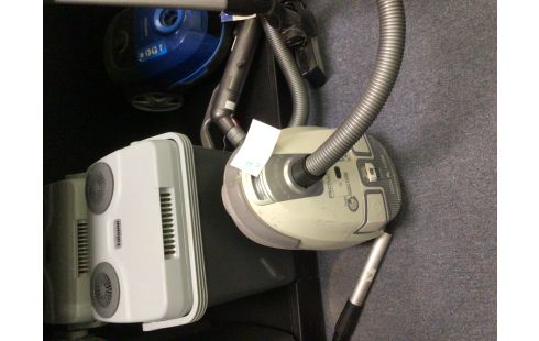 ASPIRATEUR ROWENTA BLANC