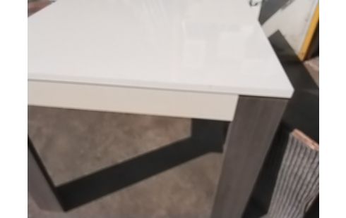 TABLE MODERNE LAQUÉE 1 ALLONGE