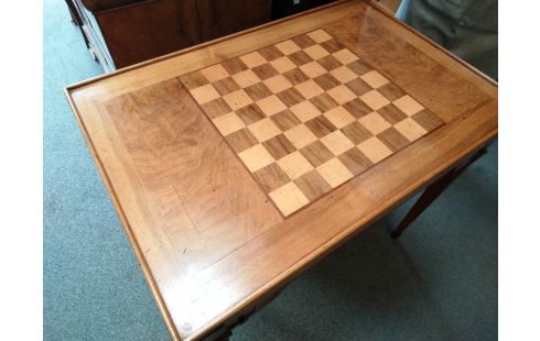 TABLE DE JEU EPOQUE LOUIS XV NOYER