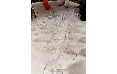 VERRES A VIN LOT DE
