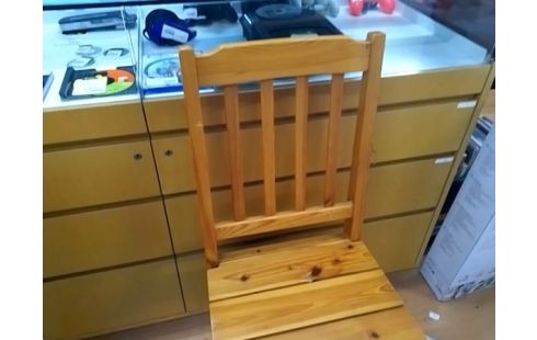CHAISE PIN