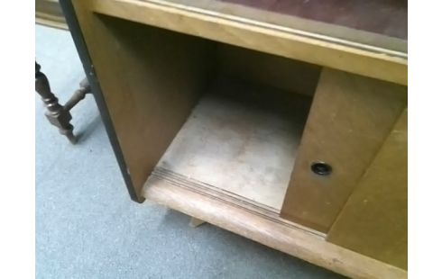 MEUBLE VINTAGE 4P (QLQS TACHES)