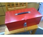CAISSE A OUTILS ROUGE AVEC OUTILS