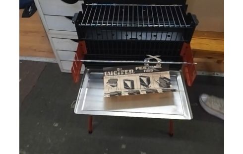 BARBECUE VINTAGE LUCIFER 1155 (AVEC NOTICE ET BROCHE)