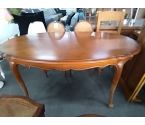 TABLE OVALE STYLE LXV AVEC
