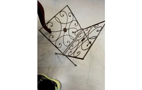 PORTE REVUES MÉTAL PLIABLE