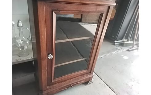 MEUBLE D'APPOINT NOYER 1900VITRE