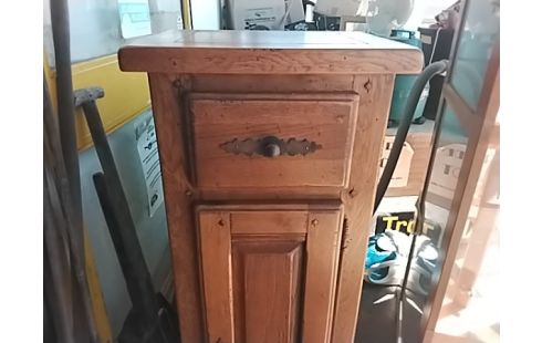 MEUBLE D'APPOINT CHENE MASSIF CLE