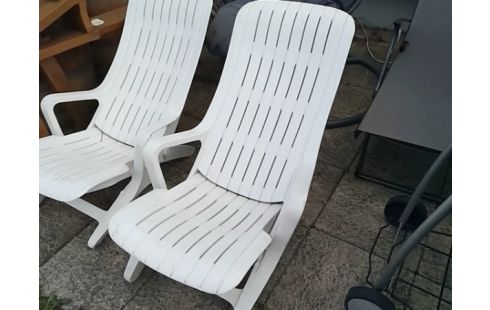 CHAISE JARDIN PLASTIQUE BLANCHE
