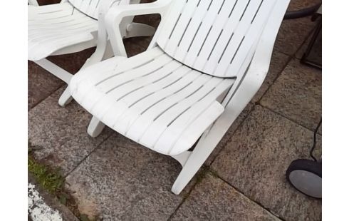 CHAISE JARDIN PLASTIQUE BLANCHE