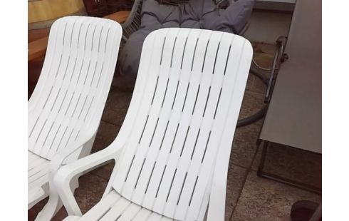 CHAISE JARDIN PLASTIQUE BLANCHE