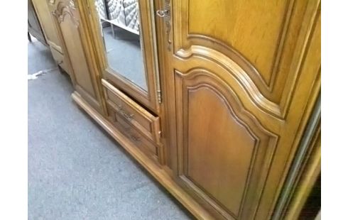 ARMOIRE 3P 2T (ETAGERE+2 PENDERIES)