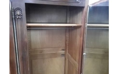 ARMOIRE 3P (AVEC ETAGERES+PENDERIE) QLQS RAYURES)