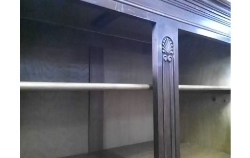 ARMOIRE 3P (AVEC ETAGERES+PENDERIE) QLQS RAYURES)