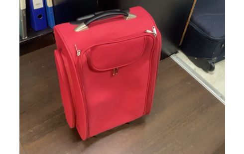 VALISE ROUGE