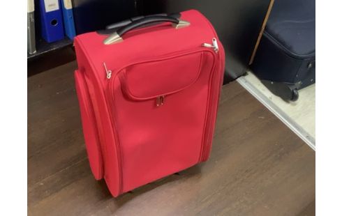 VALISE ROUGE