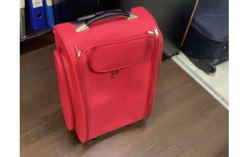 VALISE ROUGE