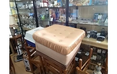 POUF CUIR BEIGE