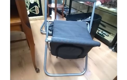 CHAISE PLIANTE RANGEMENT METAL GRISE