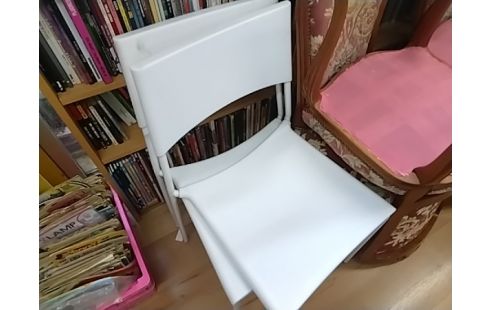CHAISE BLANCHE
