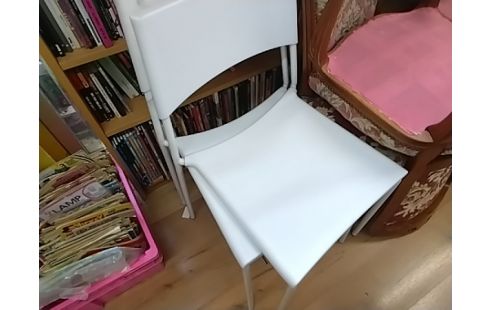 CHAISE BLANCHE