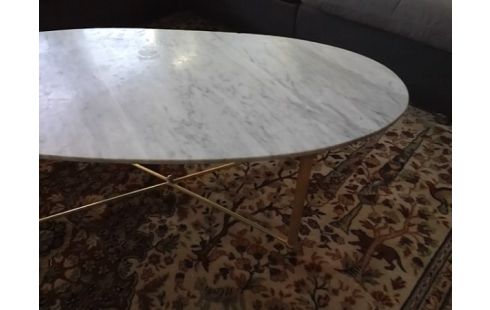 TABLE BASSE PLATEAU MARBRE PIEDS LAITONS DORES